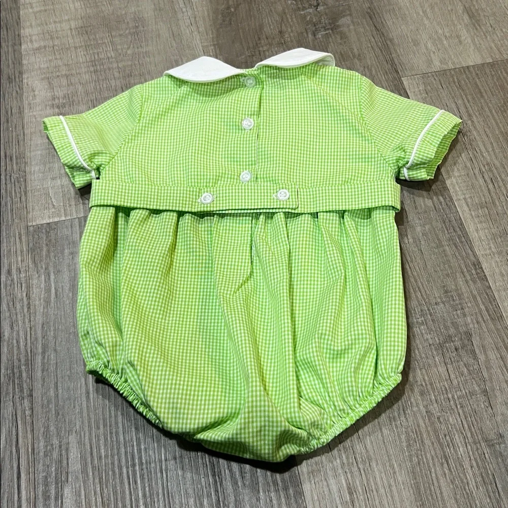 Cute as a bug smocked bubble size 6M made in El Salvador - Picture 4 of 6